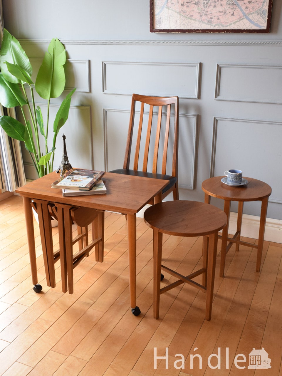 イギリスのおしゃれなビンテージ家具、伸長式のテーブルが4台付いためずらしいネストテーブル(x-1576-f)｜アンティーク家具