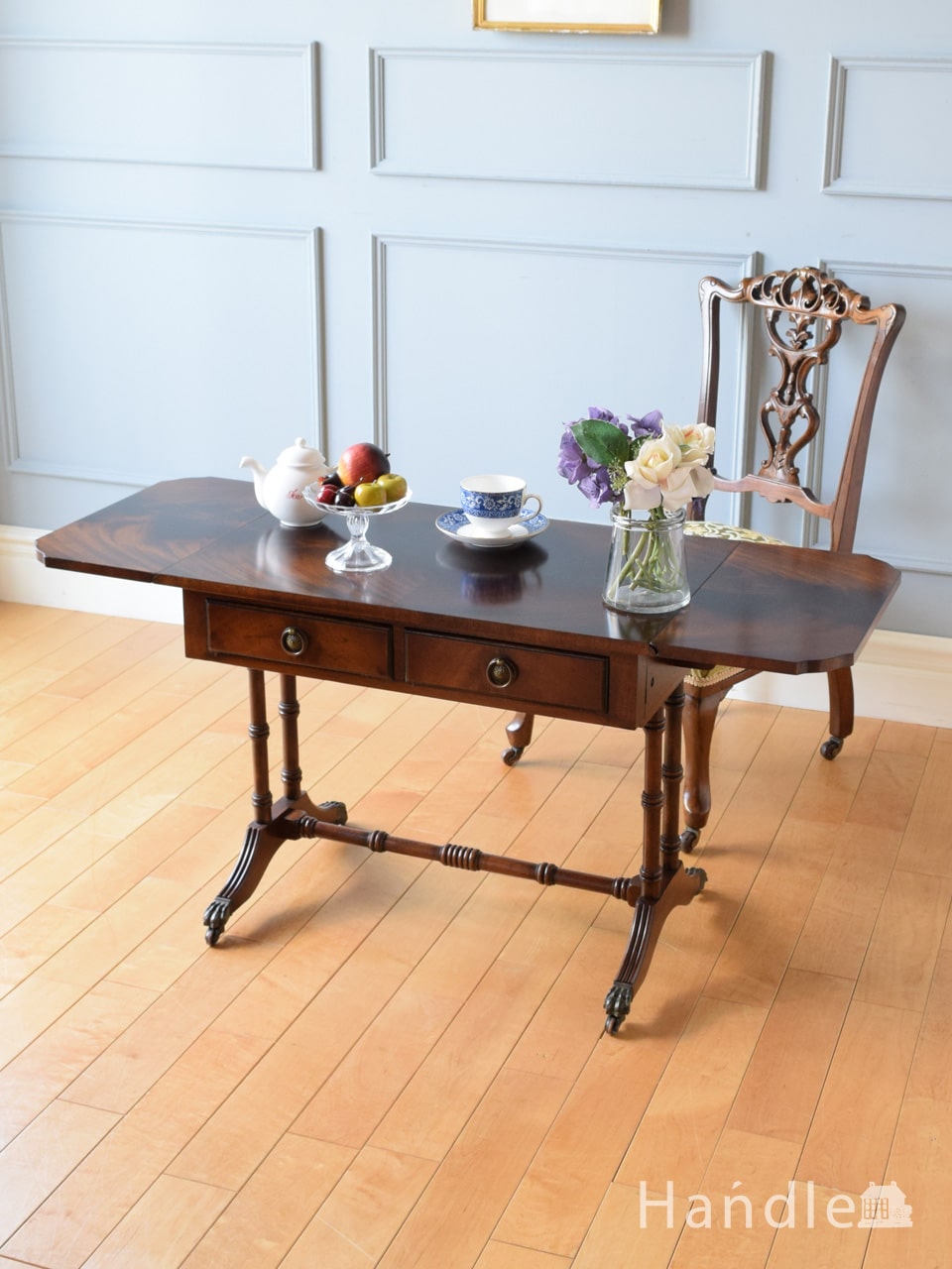イギリスから届いたアンティークの伸長式テーブル、バタフライ式のおしゃれなローテーブル (q-2835-f)
