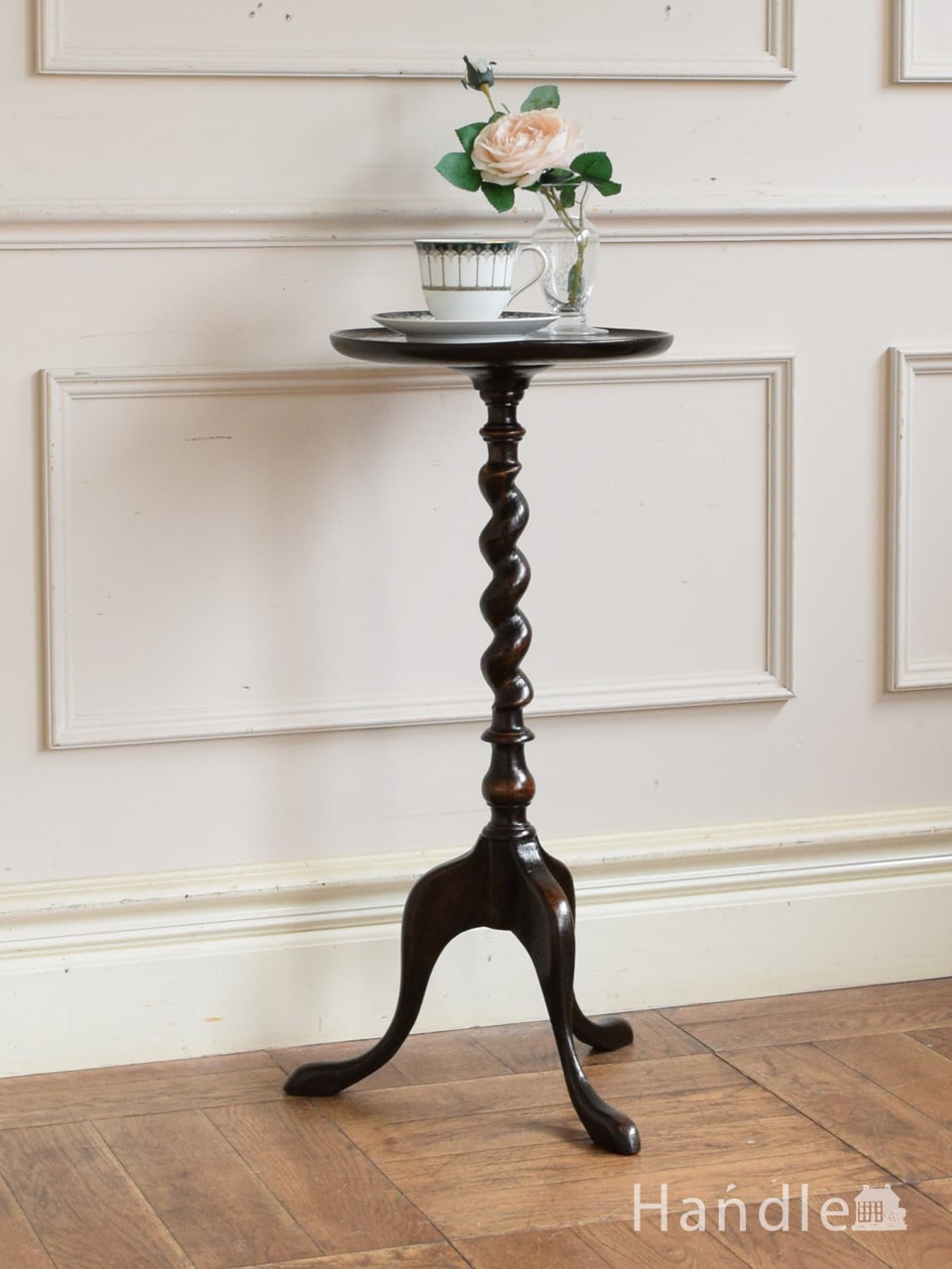 イギリスのおしゃれなテーブル、ツイストが美しいアンティークのサイドテーブル (q-2861-f)