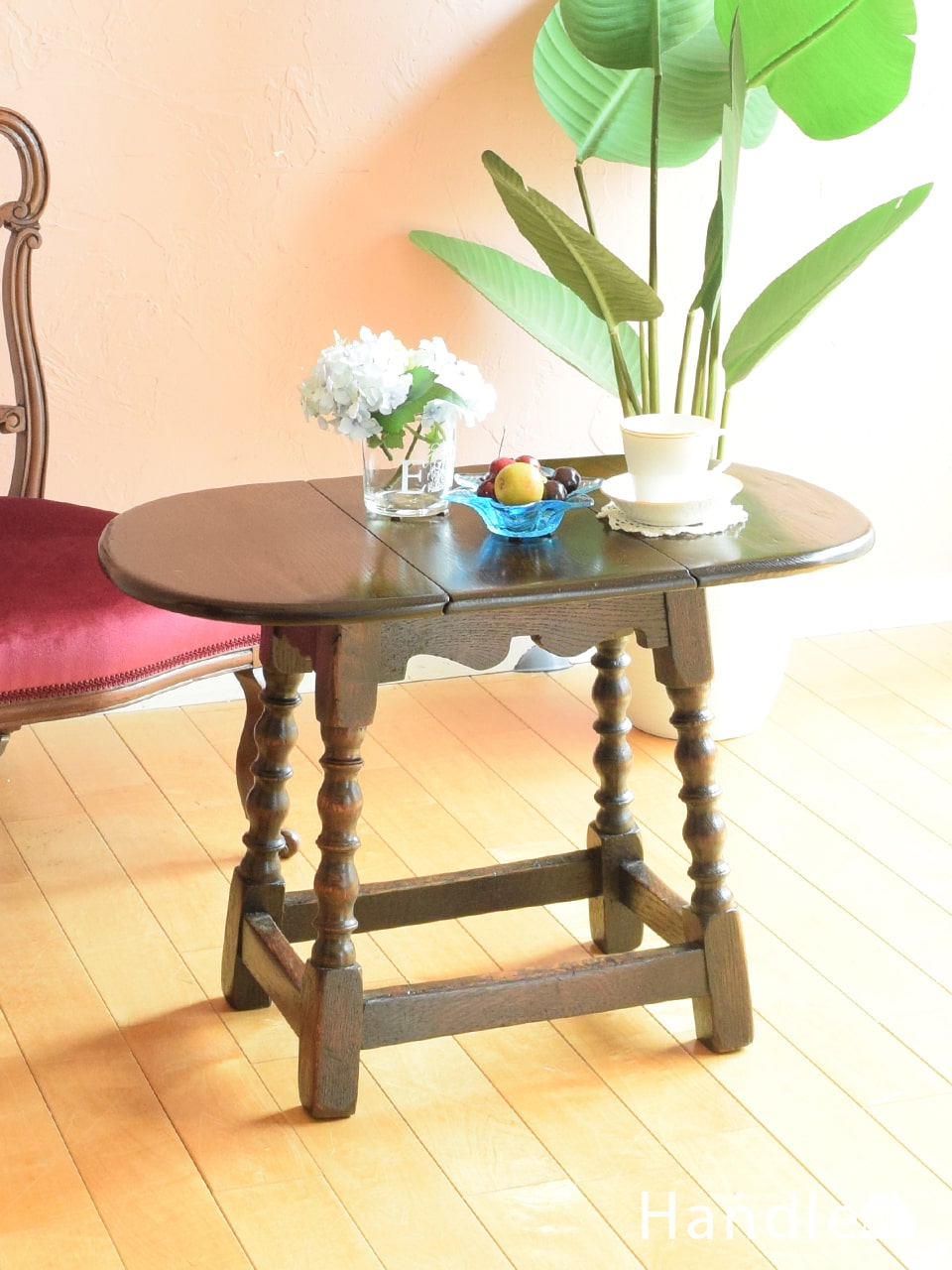 イギリスから届いた伸長式のテーブル、便利に使えるオーク材のコーヒーテーブル (q-2926-f)