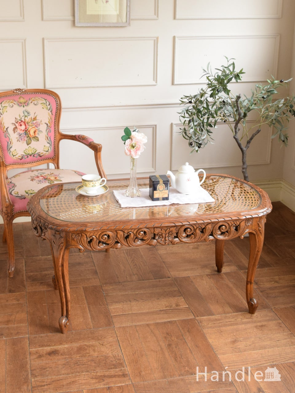 フランスのアンティーク家具、ガラス天板と豪華な彫が美しいコーヒーテーブル (j-3348-f)