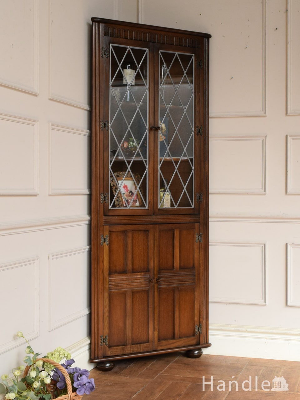 英国アンティークのガラスキャビネット、ステンドグラス扉のコーナーキャビネット (j-3387-f)