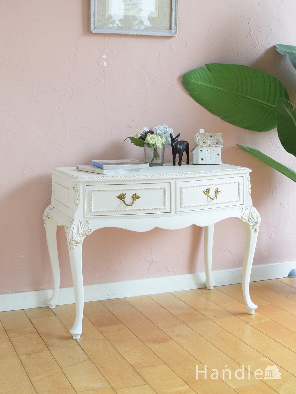 アンティークのおしゃれな白い猫脚テーブル、フレンチスタイルのサイド