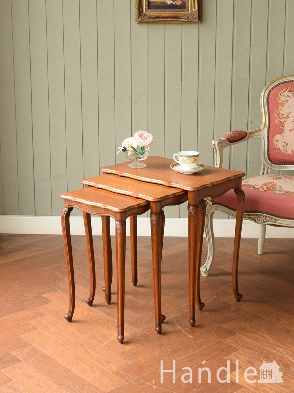 フランスから届いたアンティークのテーブル、猫脚が美しい3台セットのネストテーブル(j-3303-f)｜アンティーク家具