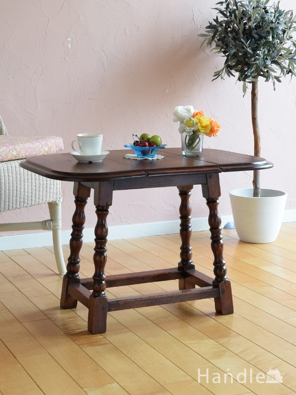 英国アンティークの伸長式ローテーブル、折り畳み式のおしゃれなコーヒーテーブル