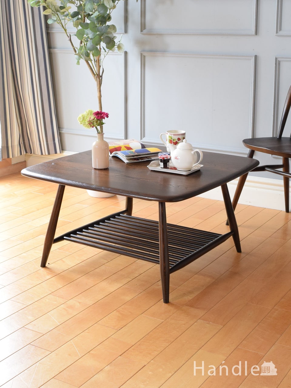 アーコール社のビンテージ家具、北欧スタイルのおしゃれなローテーブル (x-1636-f)