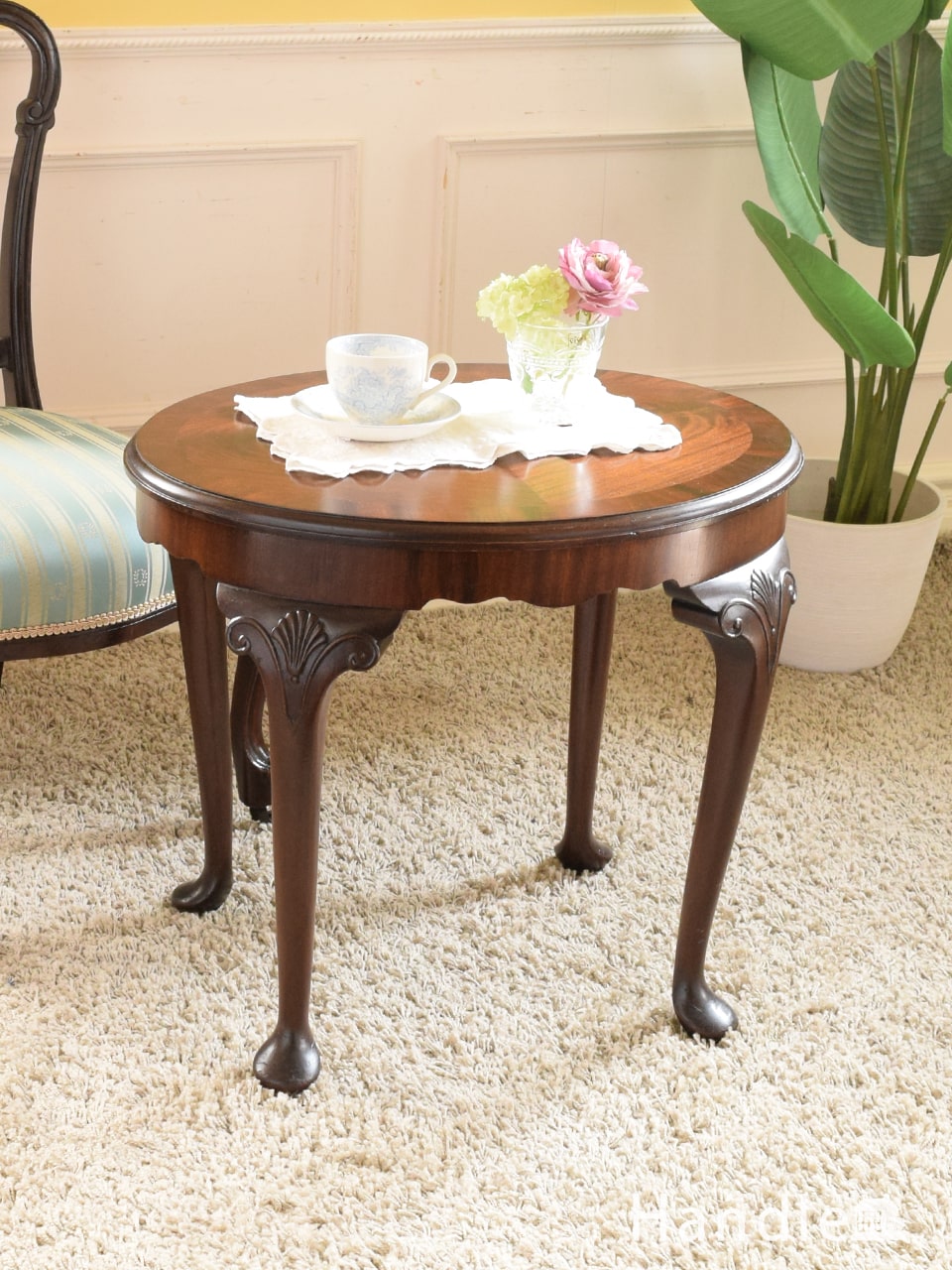 英国アンティークのコーヒーテーブル、マホガニー材の木目が美しいイギリスのテーブル (q-3013-f)