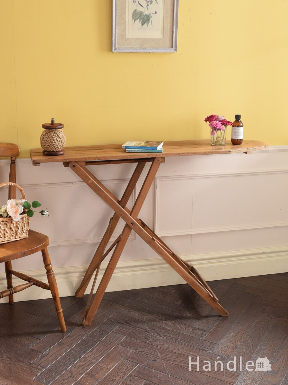 英国アンティークのおしゃれな折り畳み式の家具、木製の可愛いアイロンボード (m-990-f)