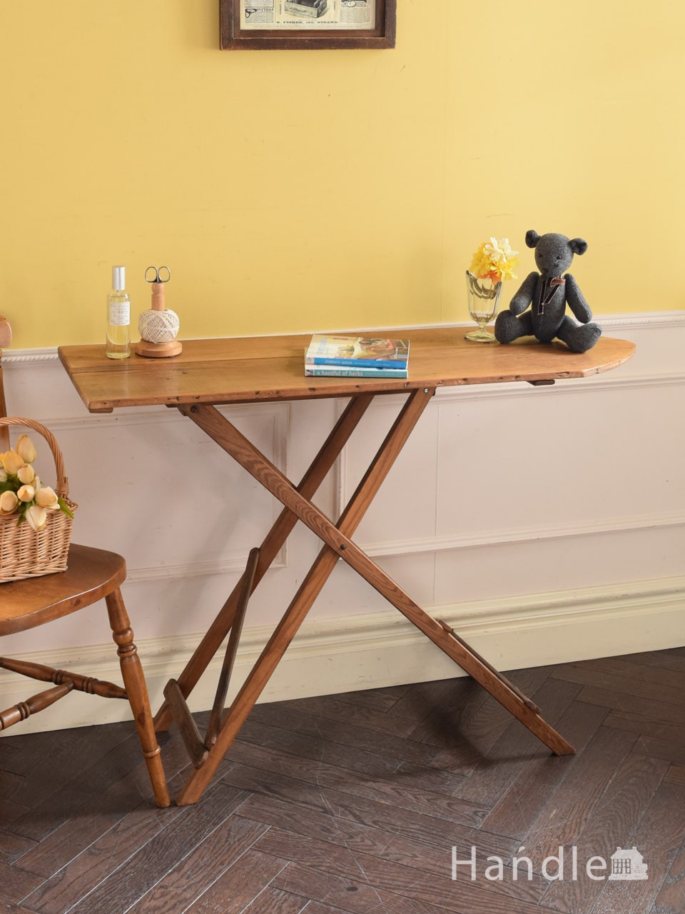 英国アンティークのおしゃれなテーブル、折り畳み式のアイロンボードテーブル (m-991-f)