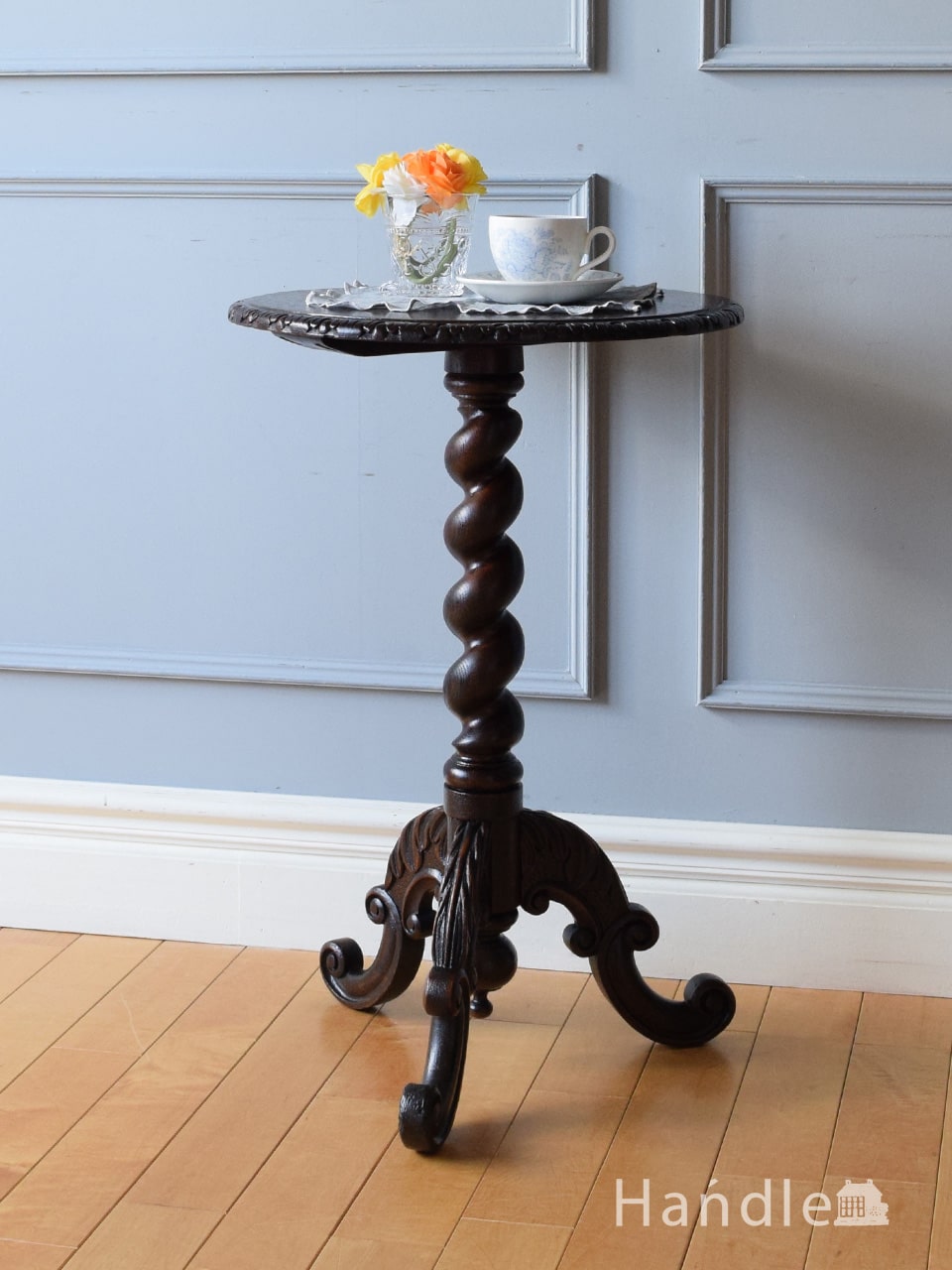 イギリスのアンティークテーブル、オーク材の杢目が美しいサイドテーブル (i-039-f)