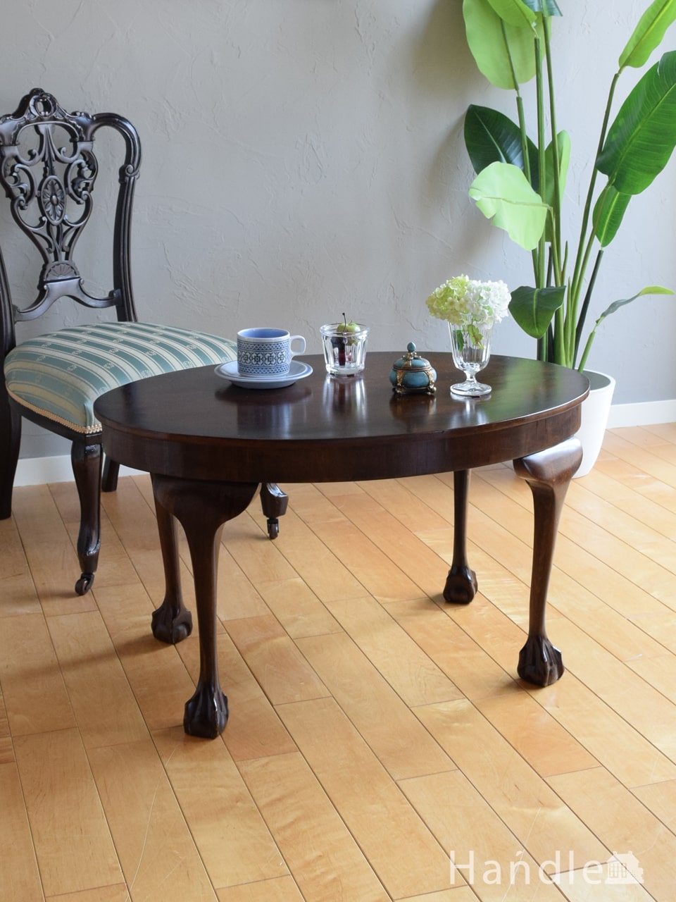 イギリスのアンティークテーブル、オーバル型のおしゃれなローテーブル (k-3250-f)