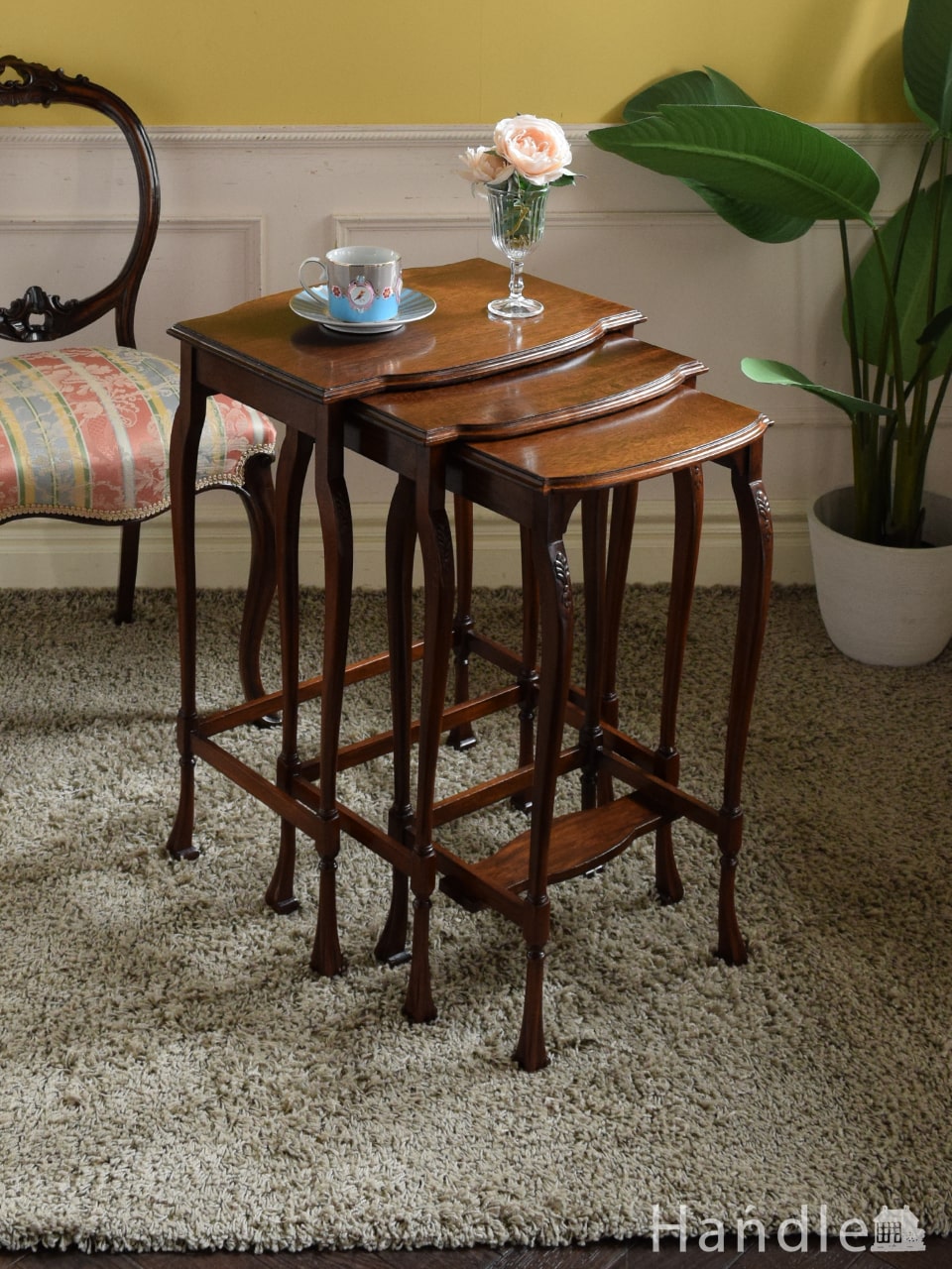 猫足が美しいネストテーブル、英国アンティークのマホガニーテーブル(q 
