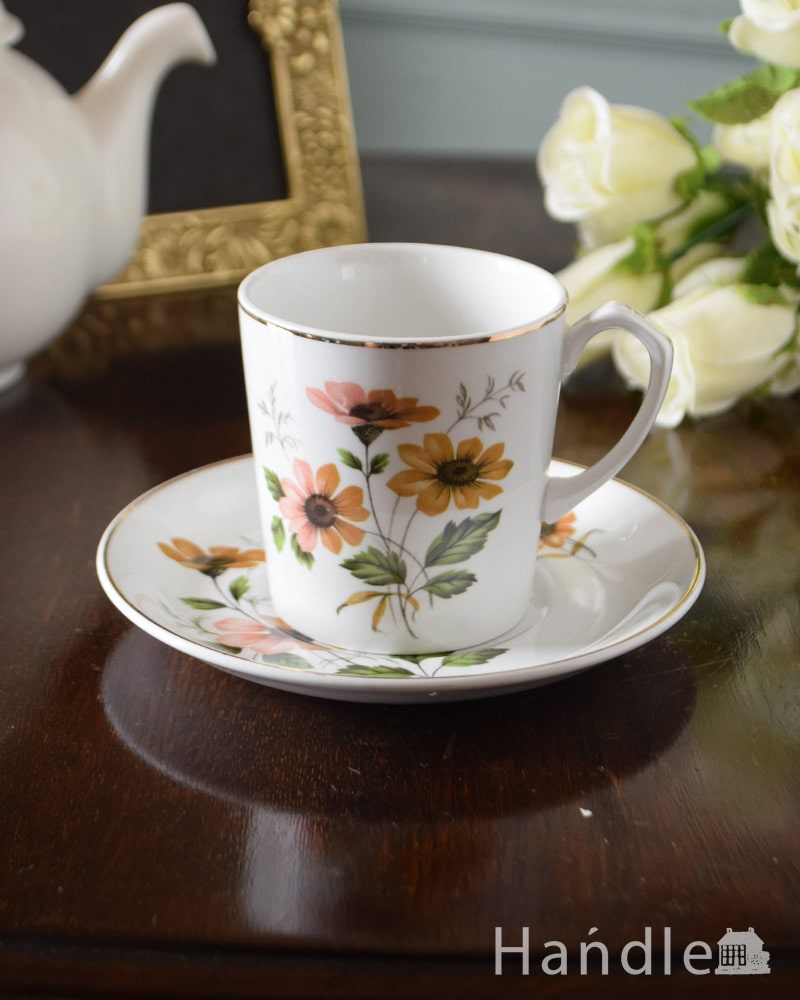 英国のアンティーク食器、アルフレッドミーキン（ALFRED MEAKIN）のマーガレットのアンティークカップ＆ソーサー  (x-1014-z)