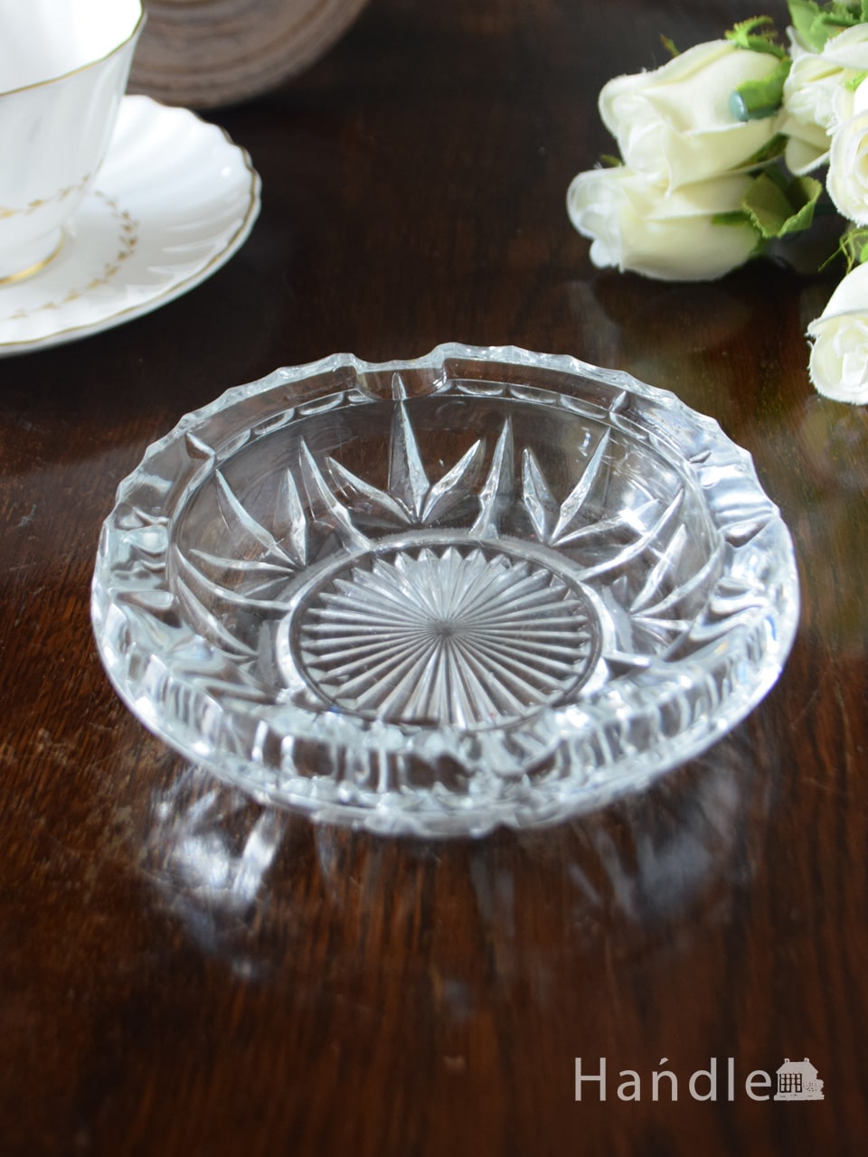 アンティークガラスの灰皿、イギリスから届いたプレスドグラスのアンティーク雑貨 (pg-6591)