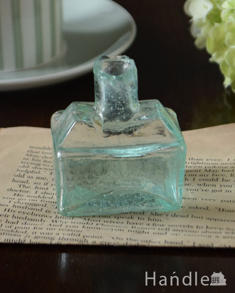 アンティークのガラス雑貨、ペン置きタイプのヴィクトリアンインク瓶　 (m-4401-z)