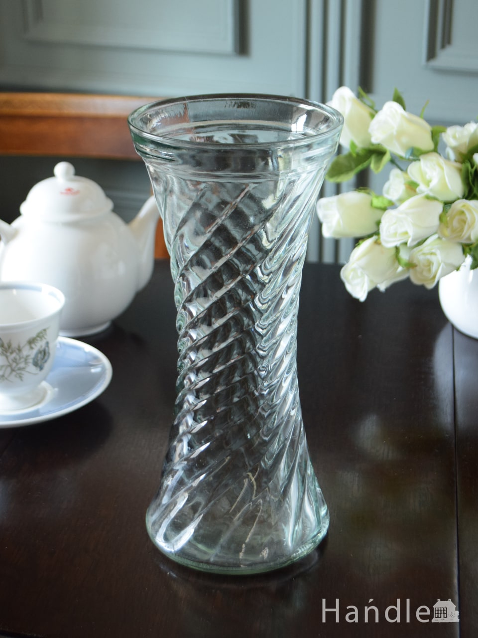 アンティークガラスのおしゃれな花器、イギリスで見つけたプレスドグラスのフラワーベース (pg-6664)