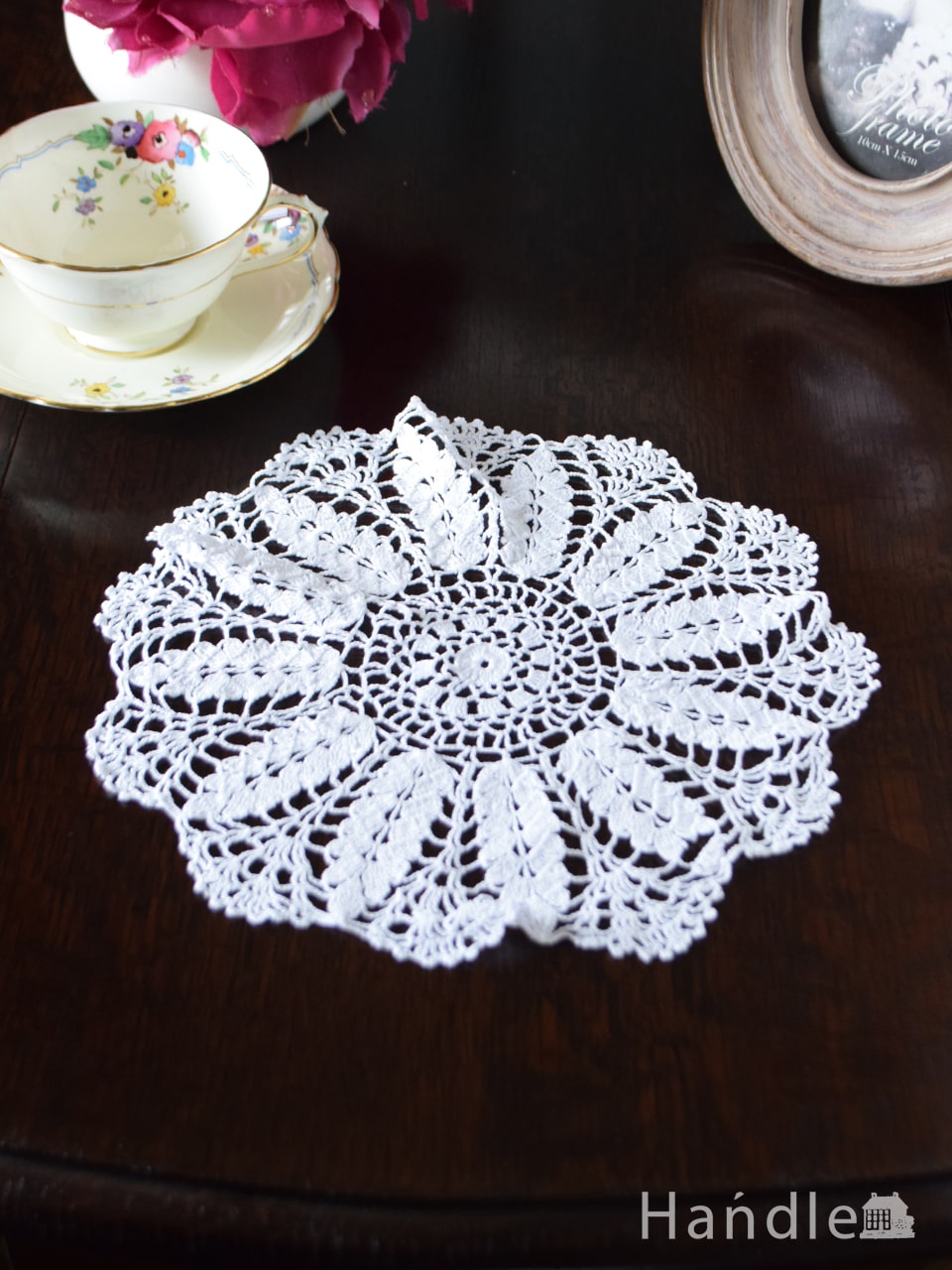フランスのアンティーク雑貨、お花の形の華やかなドイリーレース (m-4410-z)