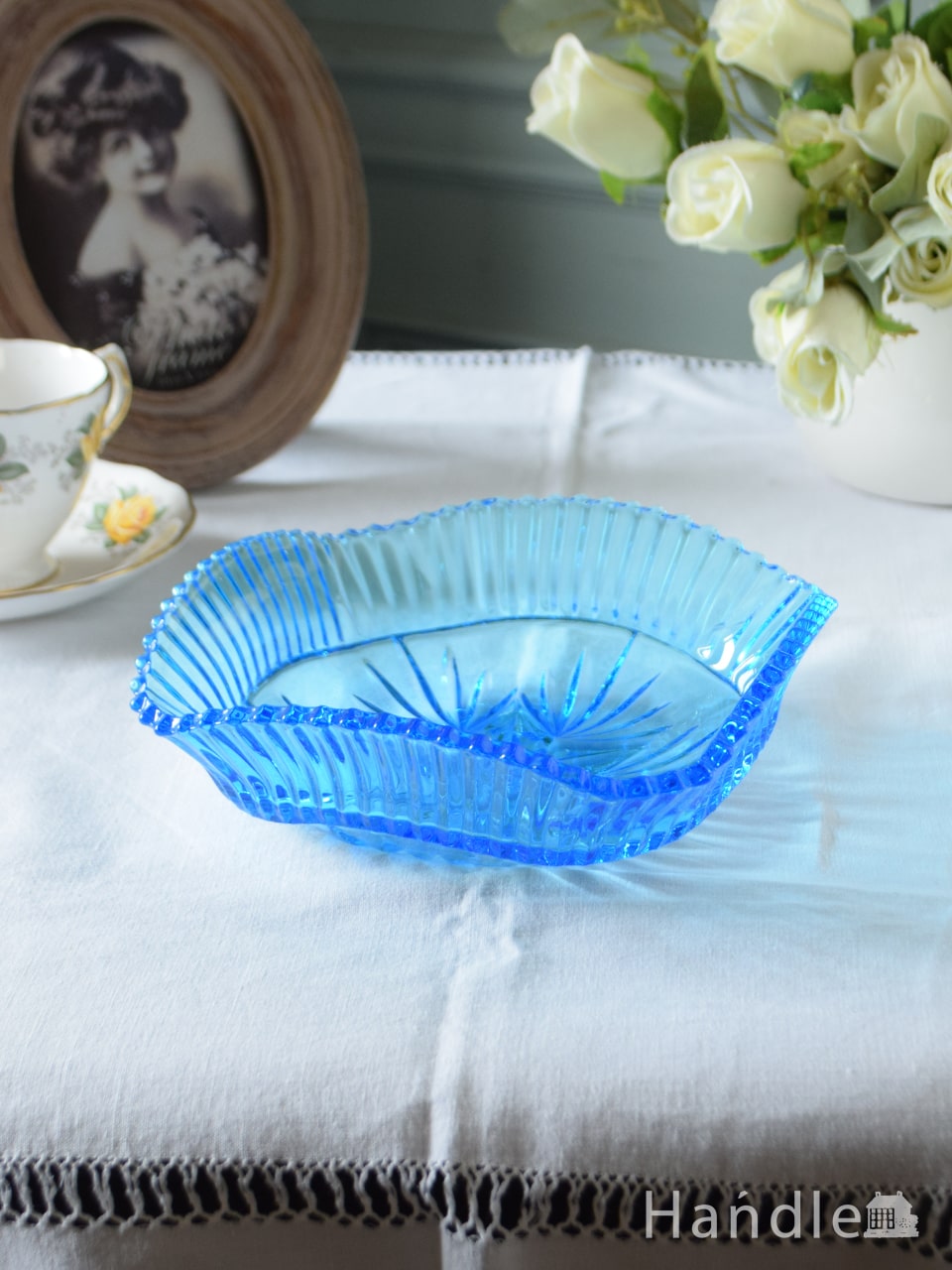 イギリスアンティークガラス雑貨、美しいブルー色のプレスドグラスのガラスボウル (pg-6758)