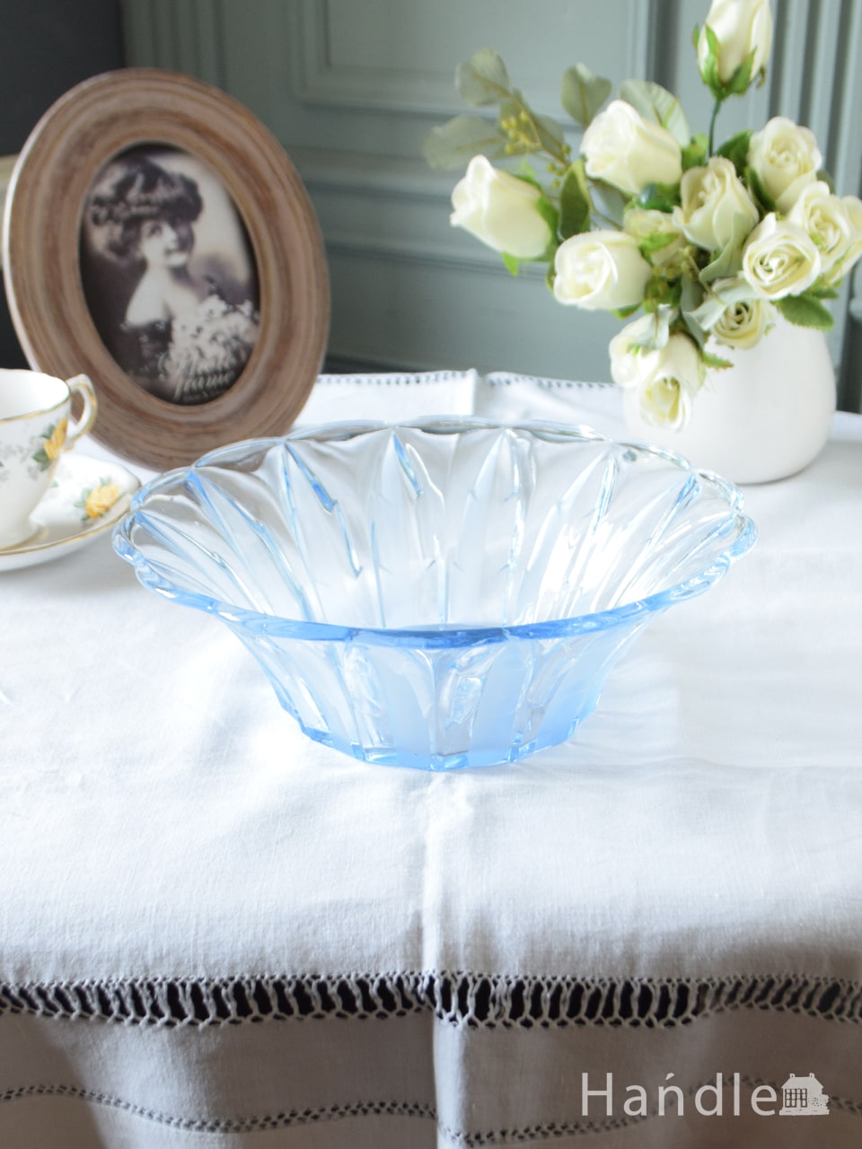 アンティークガラスの食器、イギリスから届いた爽やかなブルーのガラスボウル (pg-6801)