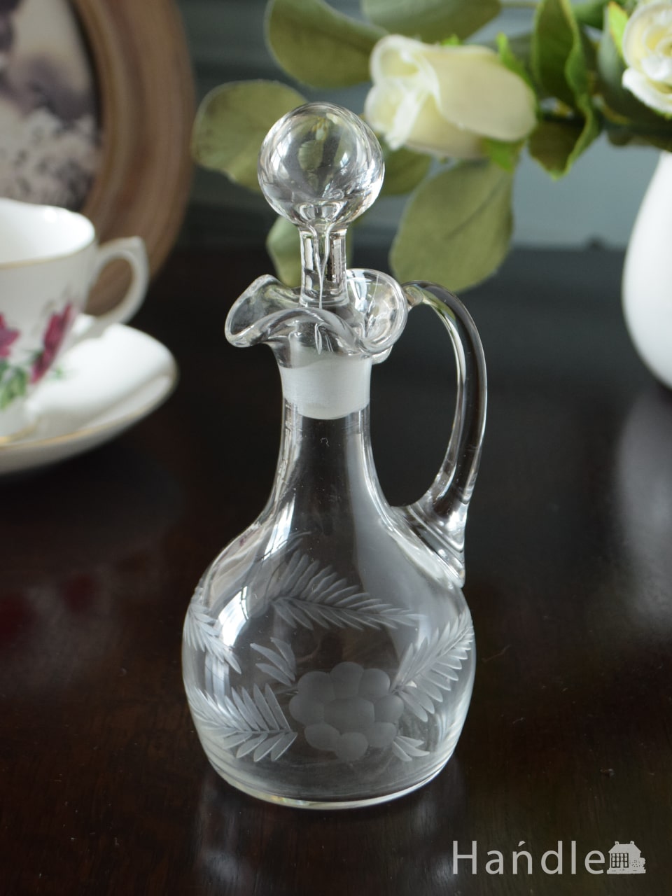 アンティークのガラスの雑貨、イギリスで見つけたお花の模様の小さな