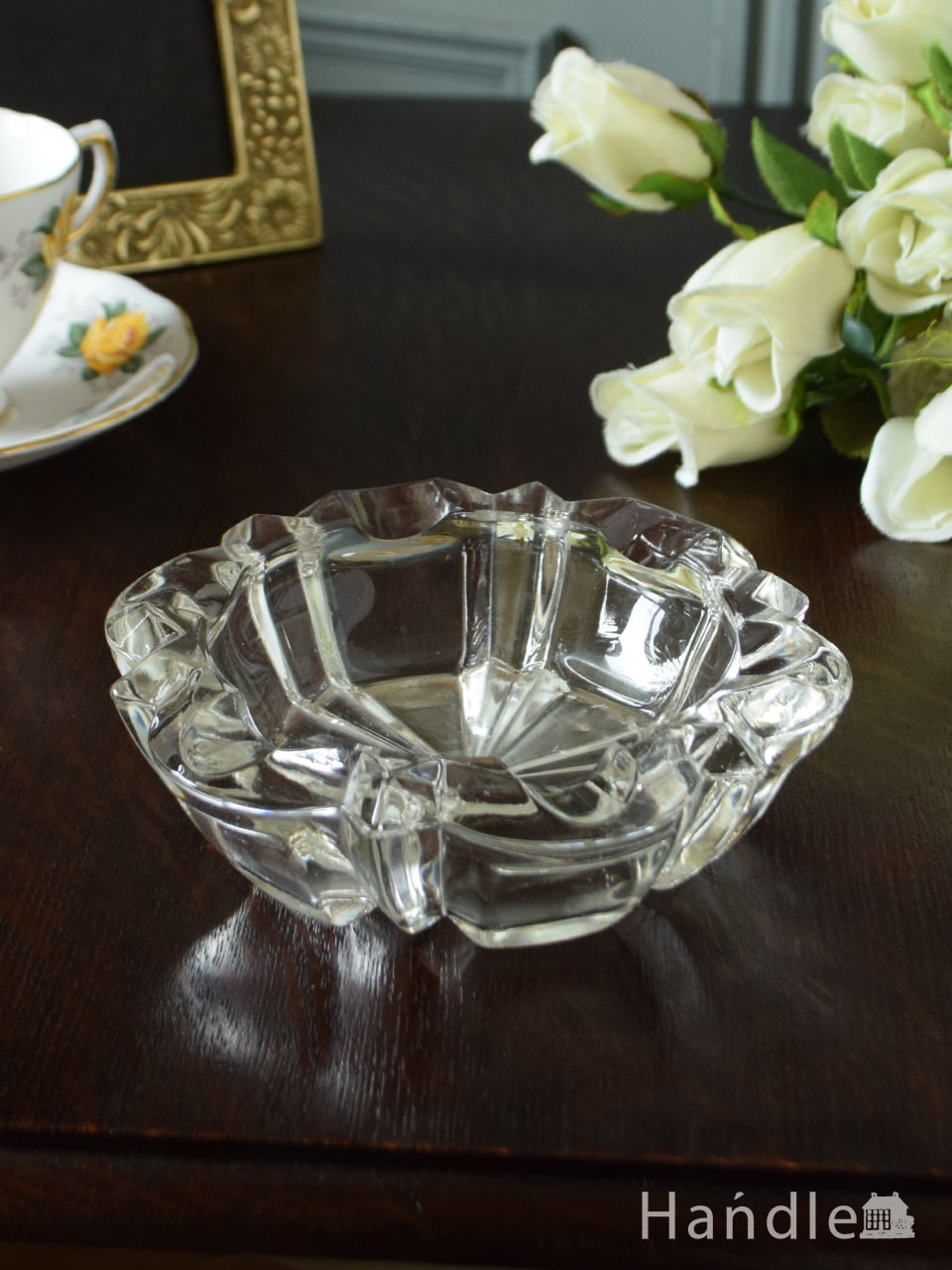 アンティークガラスの灰皿、イギリスで見つけたプレスドグラスのアンティーク雑貨 (pg-7024)