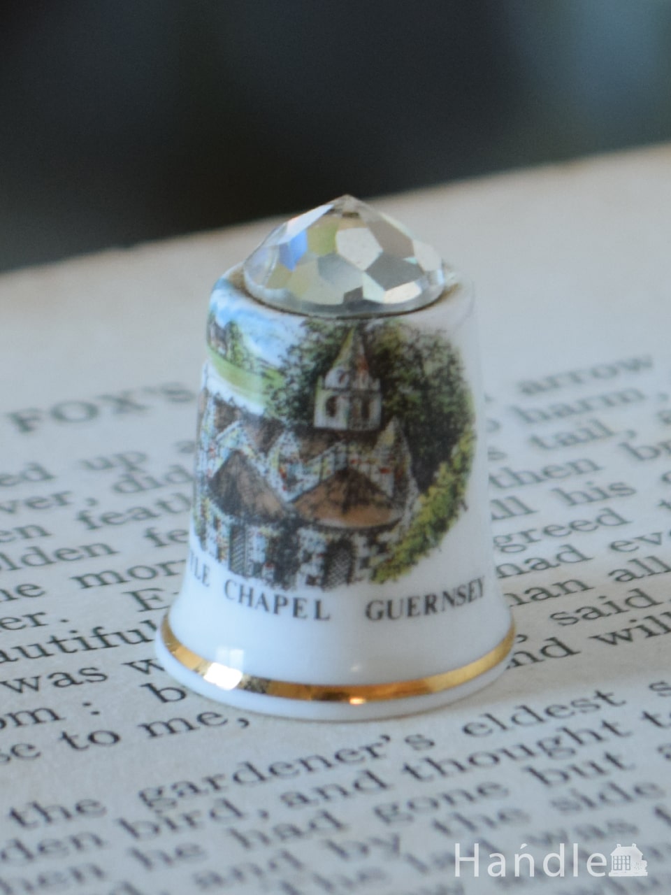 イギリスのアンティーク雑貨、キラっと輝くリトルチャペルのシンブル（LITTLE CHAPEL GUERNSEY） (m-4719-z)
