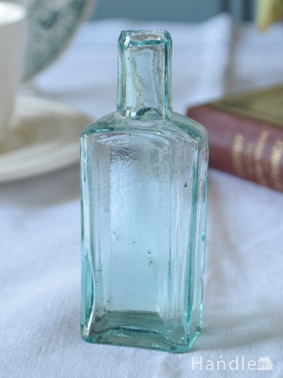 アンティークのおしゃれなガラスボトル、淡い色のきれいなガラス瓶 (m-5328-z)