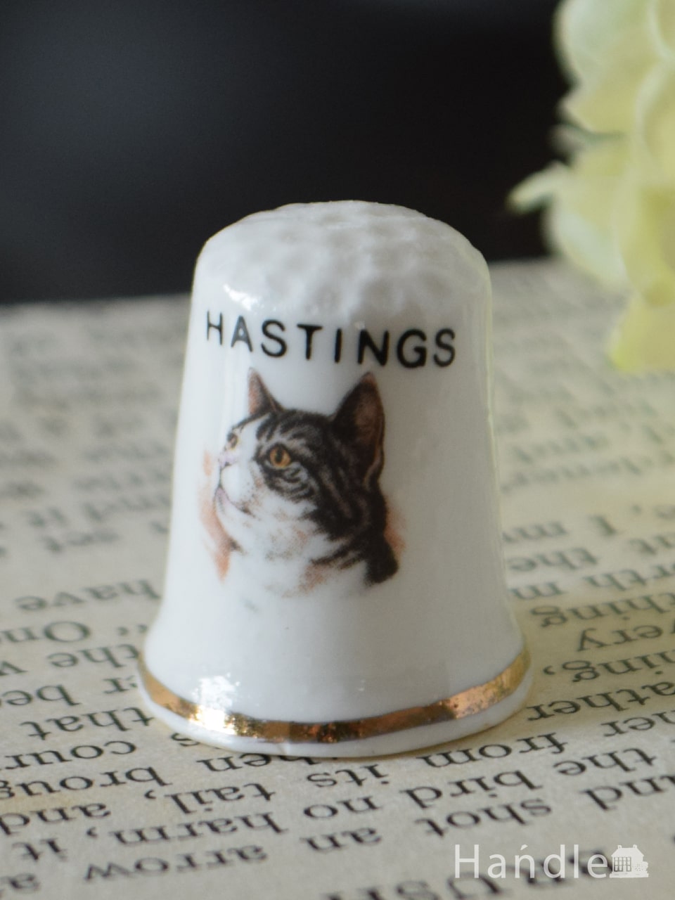イギリスで見つけたアンティーク雑貨、可愛いネコのシンブル（HASTINGS） (m-5341-z)