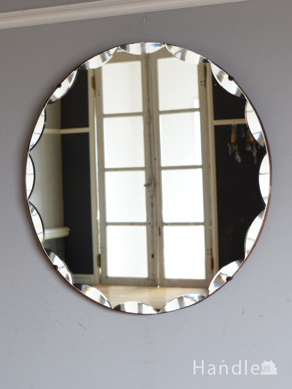 イギリスで見つけたアンティークのおしゃれな鏡、丸い形の縁取りが輝く壁付けミラー (k-4803-z)