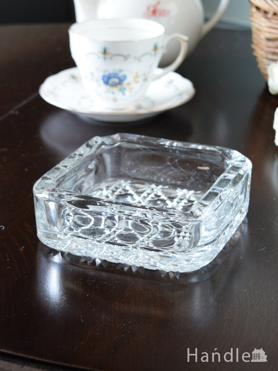イギリスで見つけたおしゃれな灰皿、スクエアタイプのプレスドグラスのアッシュトレイ (pg-7267)