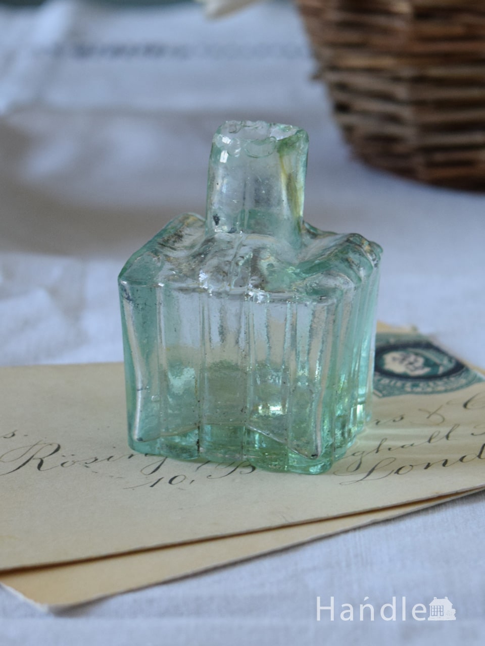 イギリスで見つけたアンティークのガラス雑貨、ペン置きタイプのヴィクトリアンインク瓶　 (m-5397-z)