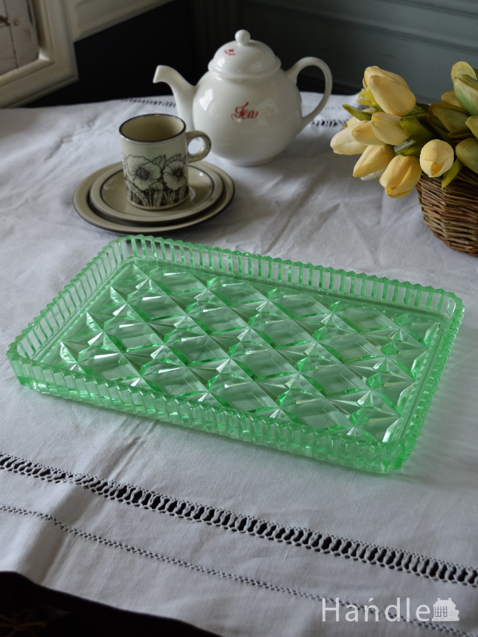 アンティークガラスの美しいプレート、イギリスから届いたグリーン色の