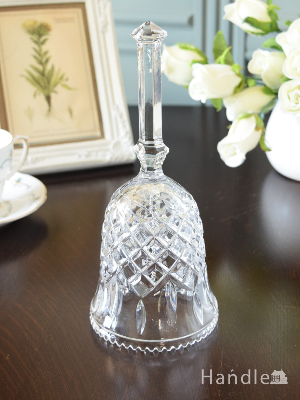 イギリスのアンティークガラス雑貨、ダイヤ模様の美しいプレスドグラスのベル (pg-7321)