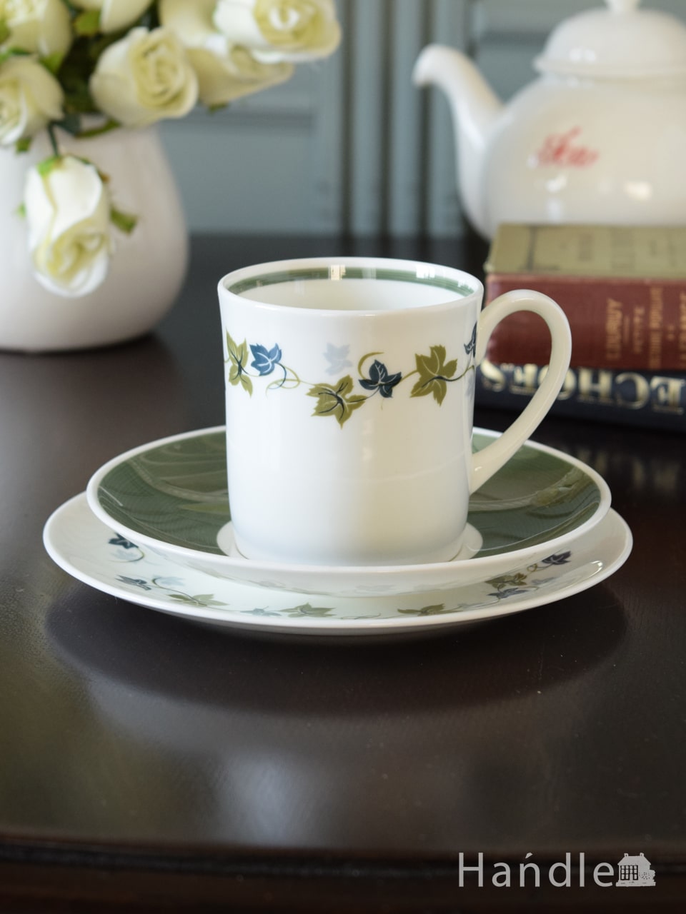 スージークーパー(Susie Cooper)のビンテージ食器、リーフの模様が可愛いトリオ (k-5040-z)