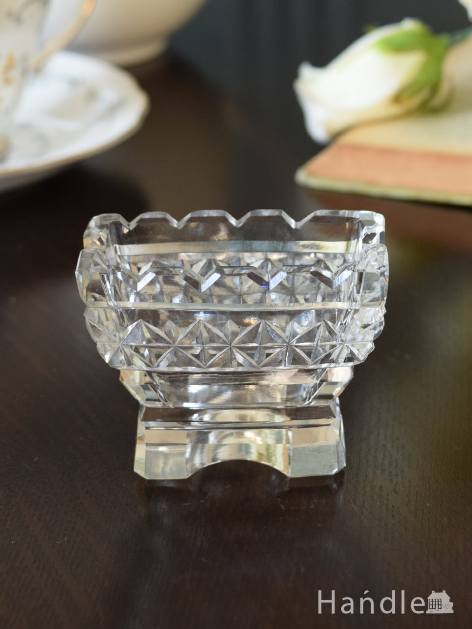 イギリスアンティークガラスの食器、プレスドグラスのスパイスボウル (pg-7347)