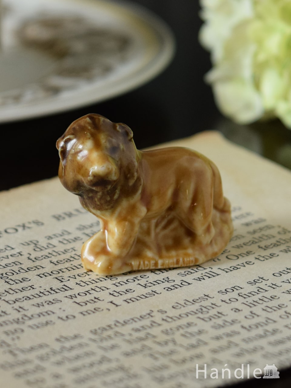 イギリスで見つけたWADE社のビンテージ陶器、Whimsiesのフィギア（ライオン） (m-5557-z)