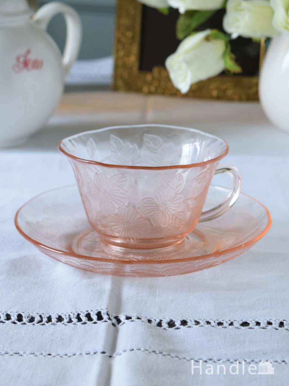 ピンク色のディプレッションガラスがおしゃれなアンティークガラスのカップ&ソーサー (m-5634-z)