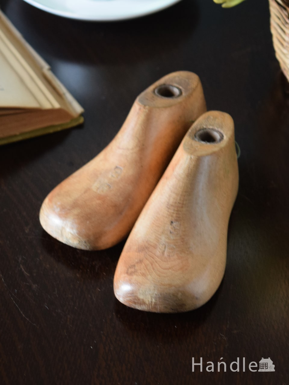 イギリスで見つけたアンティーク雑貨、小さくて可愛い子ども用の木靴型 (m-5613-z)