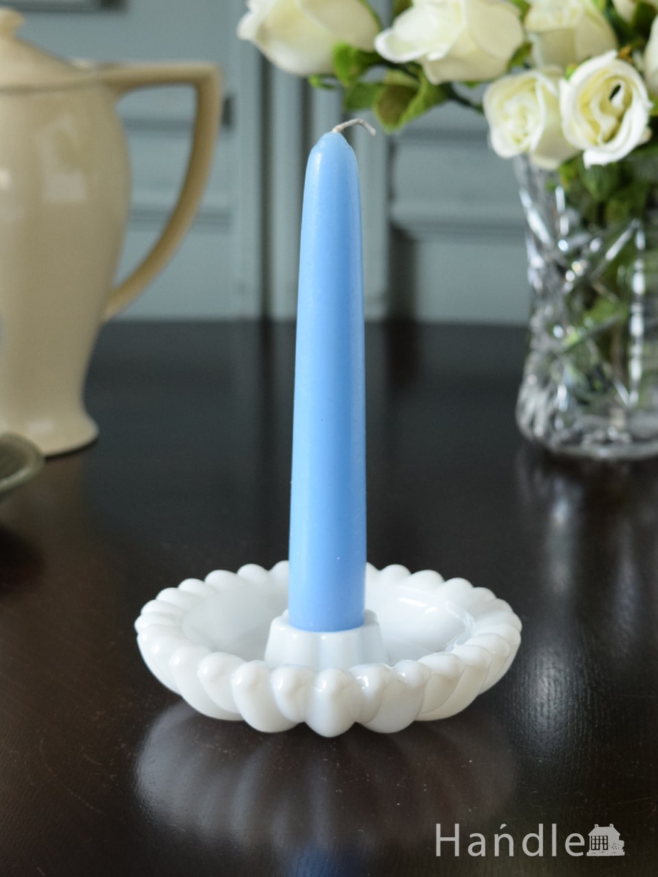 アンティークのミルクガラスの燭台、ミルク色のまるでお花のようなキャンドルスタンド (m-5941-z)