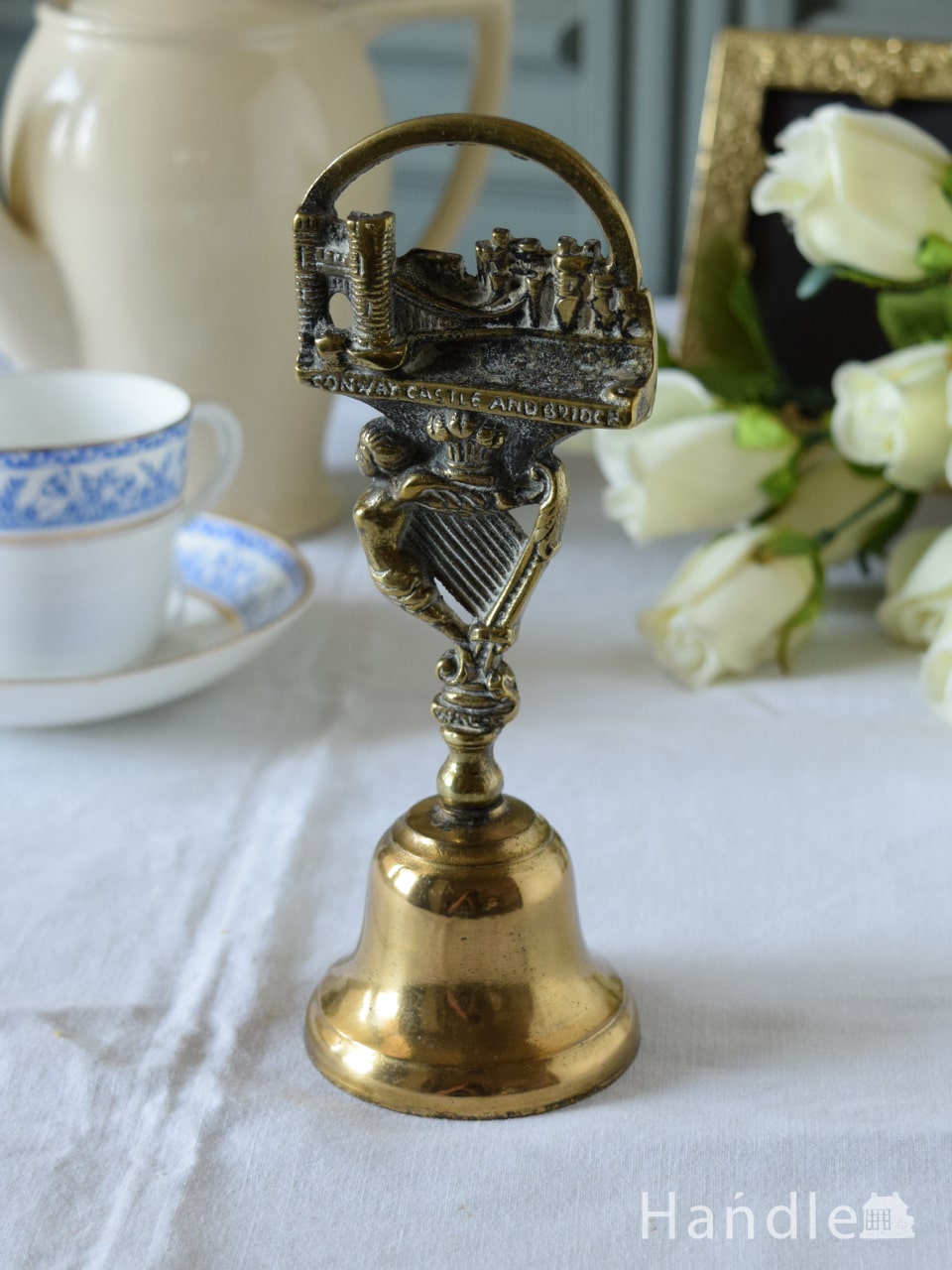 英国で見つけたアンティークの真鍮雑貨、コンウィ吊橋の真鍮ベル（CONWY CASTLE AND BRIDGE） (m-6045-z)
