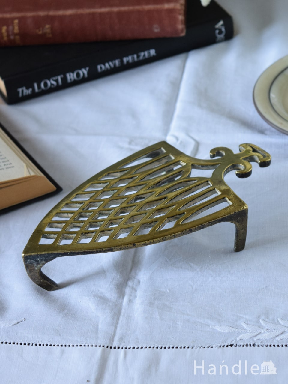 英国アンティークのおしゃれなトリベット、鍋敷きとして使える真鍮製の