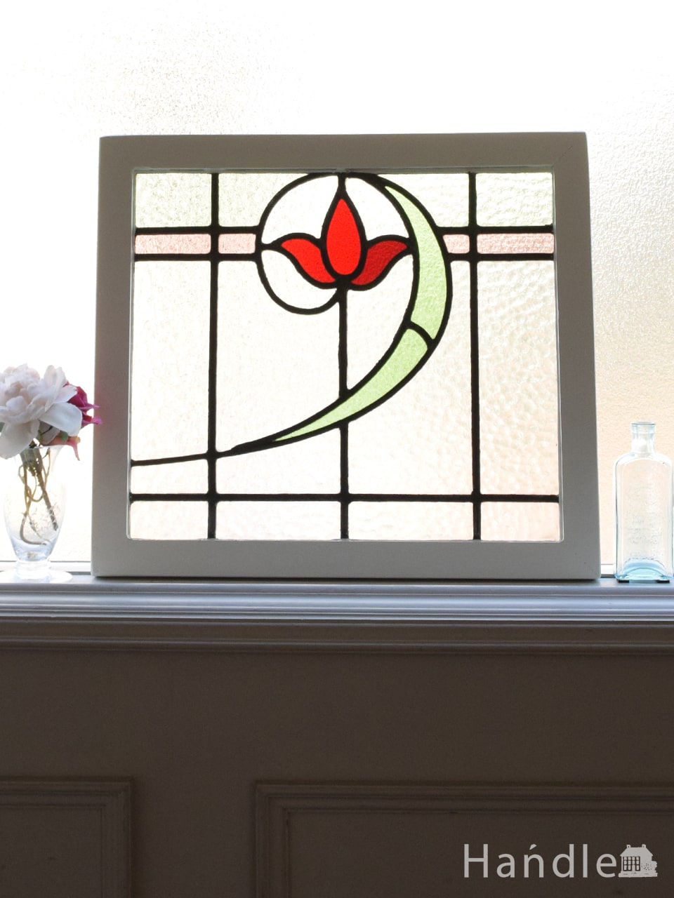 英国アンティークのステンドグラス、曲線が美しい真っ赤なお花模様のステンドグラス (g-1455)
