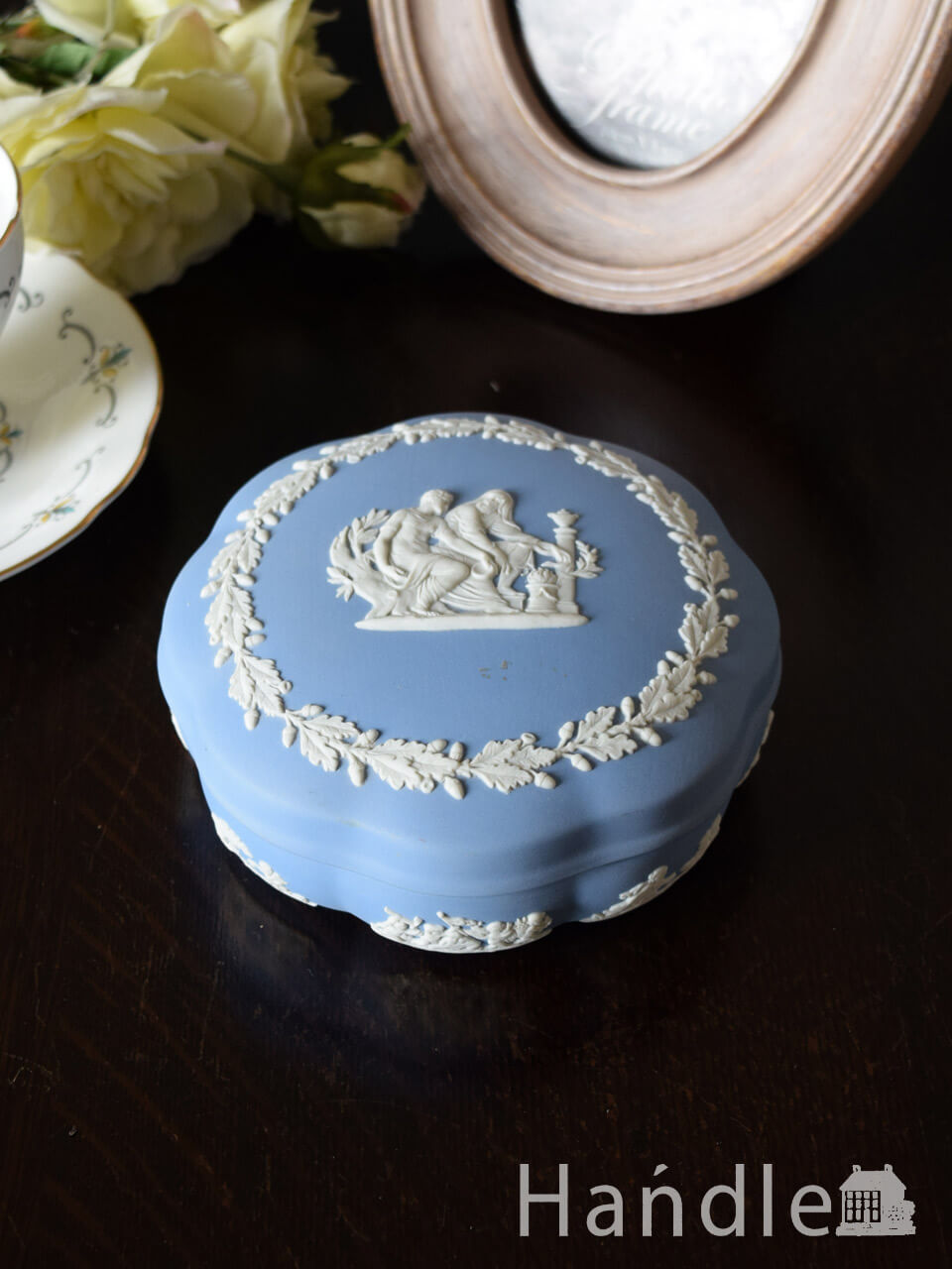 ウェジウッド社ジャスパーウェア、セージグリーン色が美しい