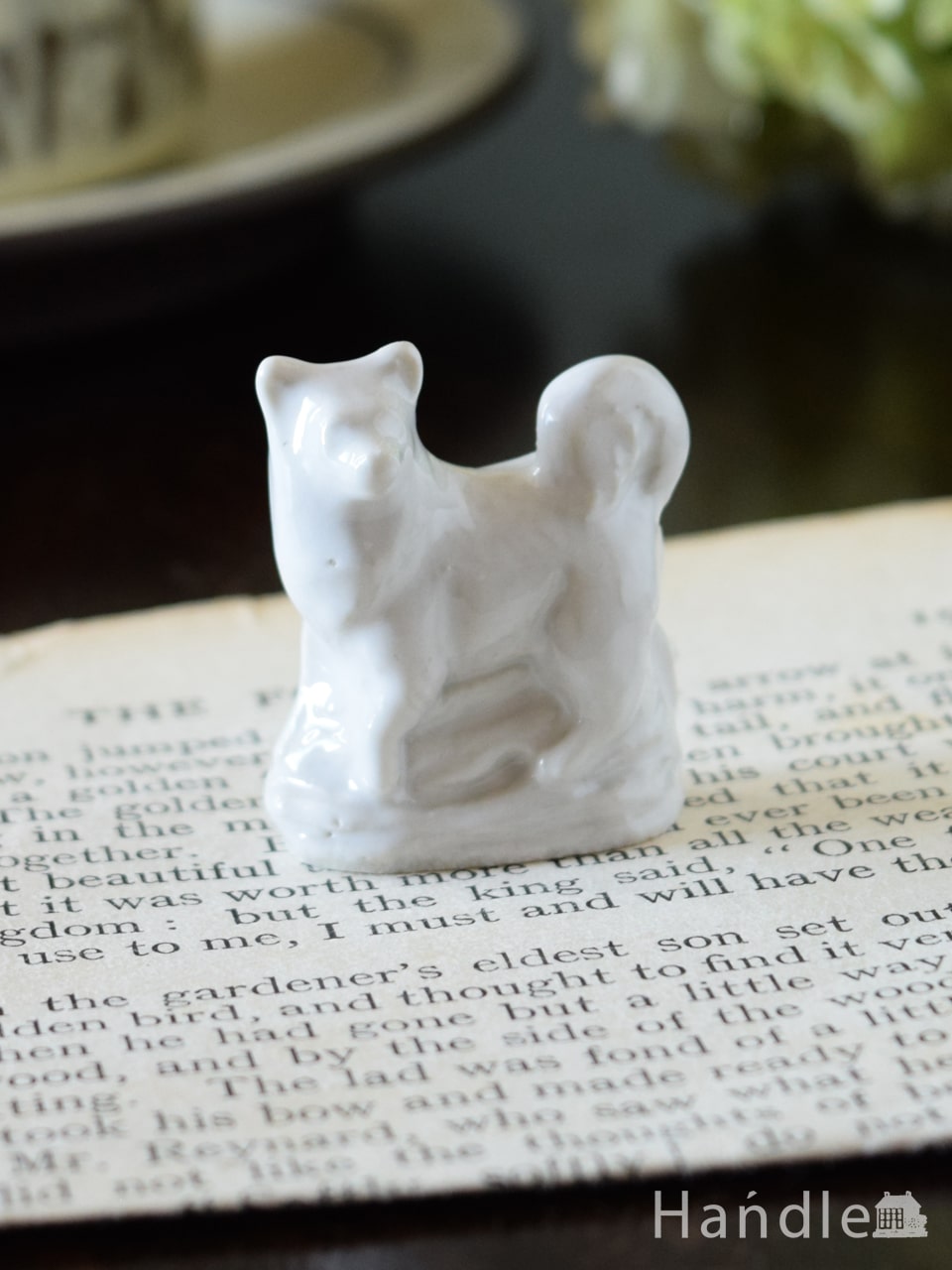 イギリスWADE社のビンテージ陶器、Whimsiesのフィギア（白い犬） (m-5764-z)