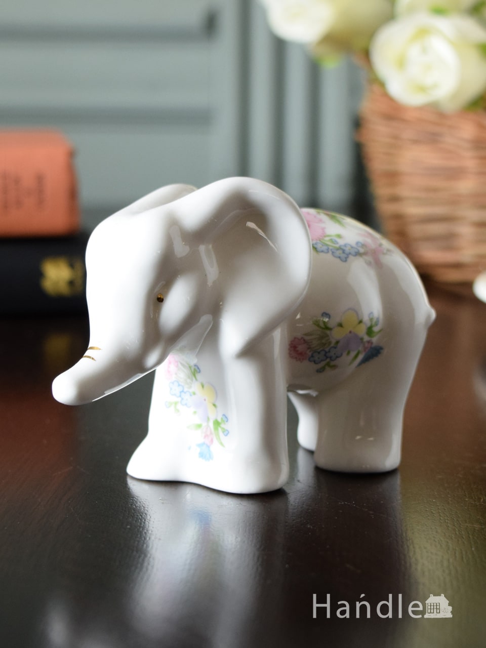 エインズレイのアンティークオブジェ、wild tudor(ワイルドチューダー)のゾウのフィギュア (m-6683-z)