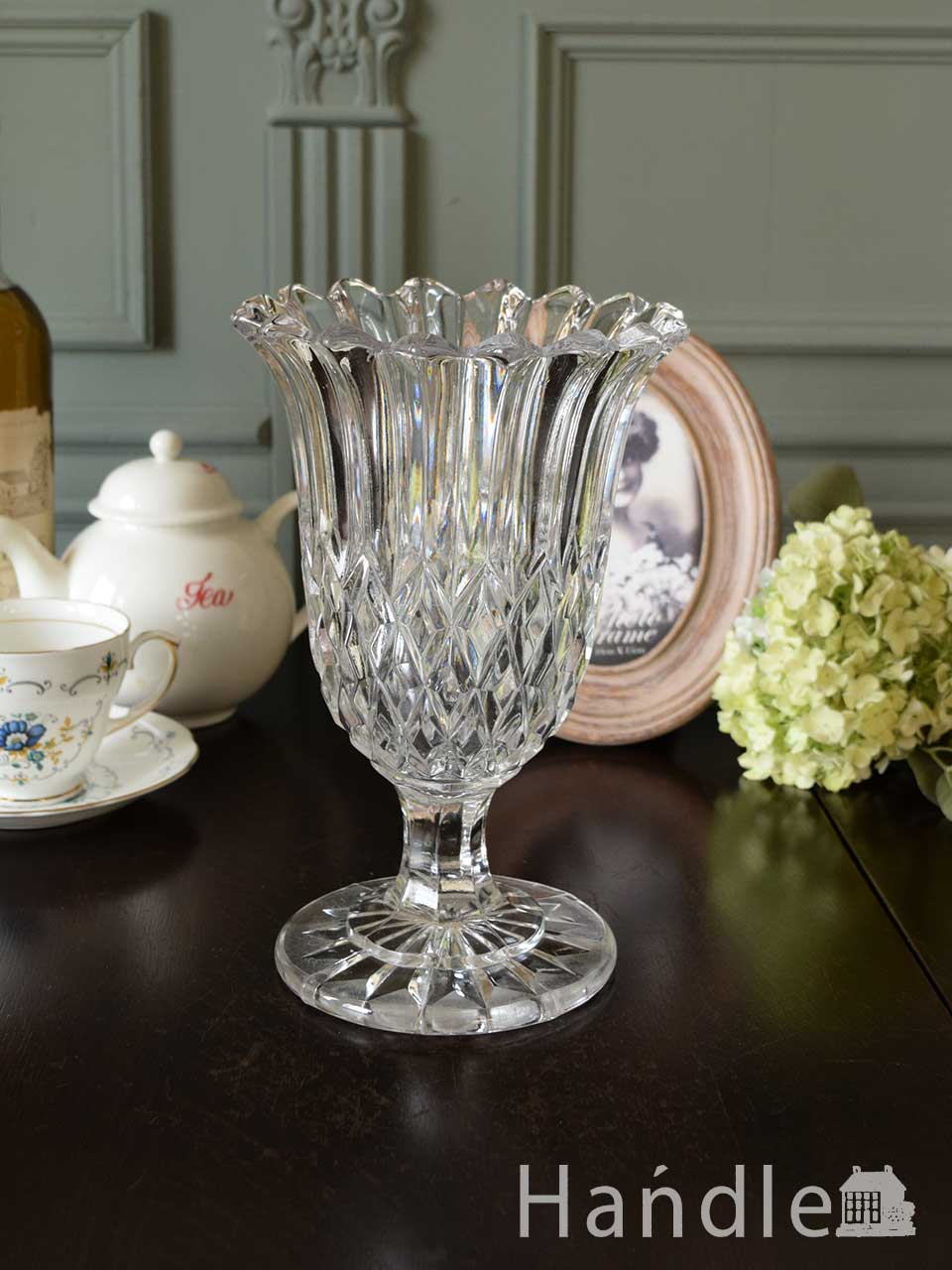 英国アンティークガラスのおしゃれな食器、脚付きのセロリーベース（花器） (pg-7798)