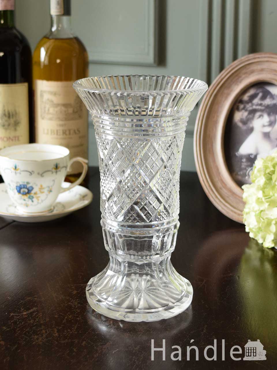 アンティークガラスのおしゃれな花器、イギリスで見つけたプレスドグラスのフラワーベース (pg-7796)