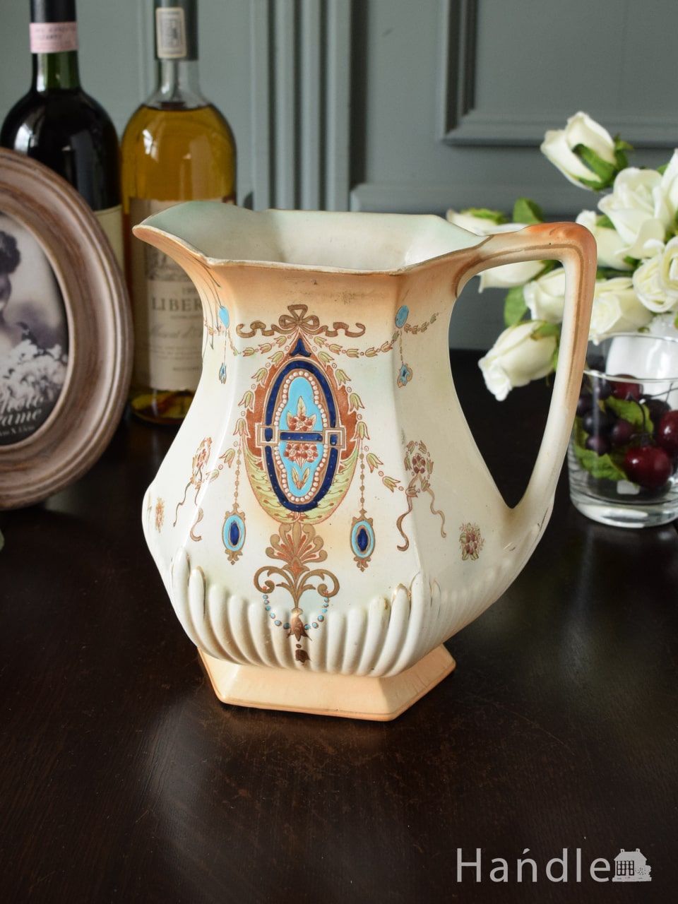 英国で見つけたアンティークのジャグ、ロマンチックな柄が美しい陶磁器の水差し(m-6692-z)｜アンティーク雑貨