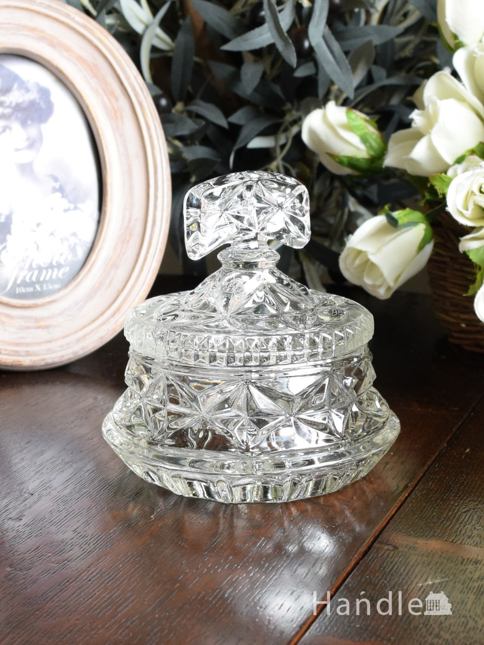 キラキラに輝くアンティークのフタ付き小物入れ、イギリスの