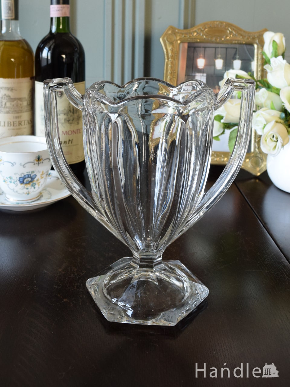英国アンティークガラスのおしゃれな器、チャンピオンカップに見える持ち手付きのセロリベース (pg-7665)